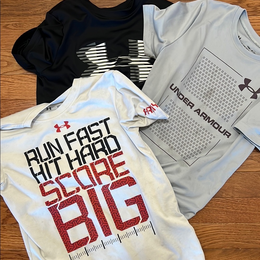 Under Armour Black and Gray Short Sleeve Tees Moisture-Wicking Performance